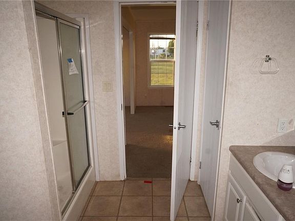 5th image of 653 Smith Acres Dr