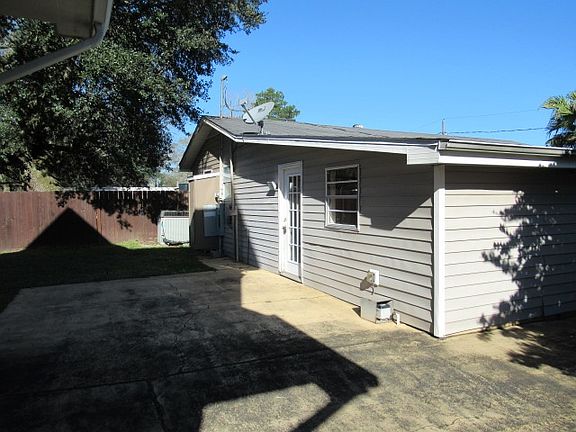 5th image of 105 Melissa St