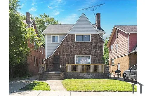 4901 Cortland St Photo 1