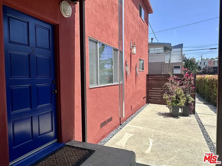 502 Westminster Ave #2 — Photo 6