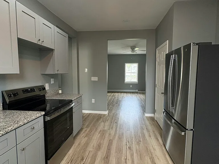 615 George St — Photo 35