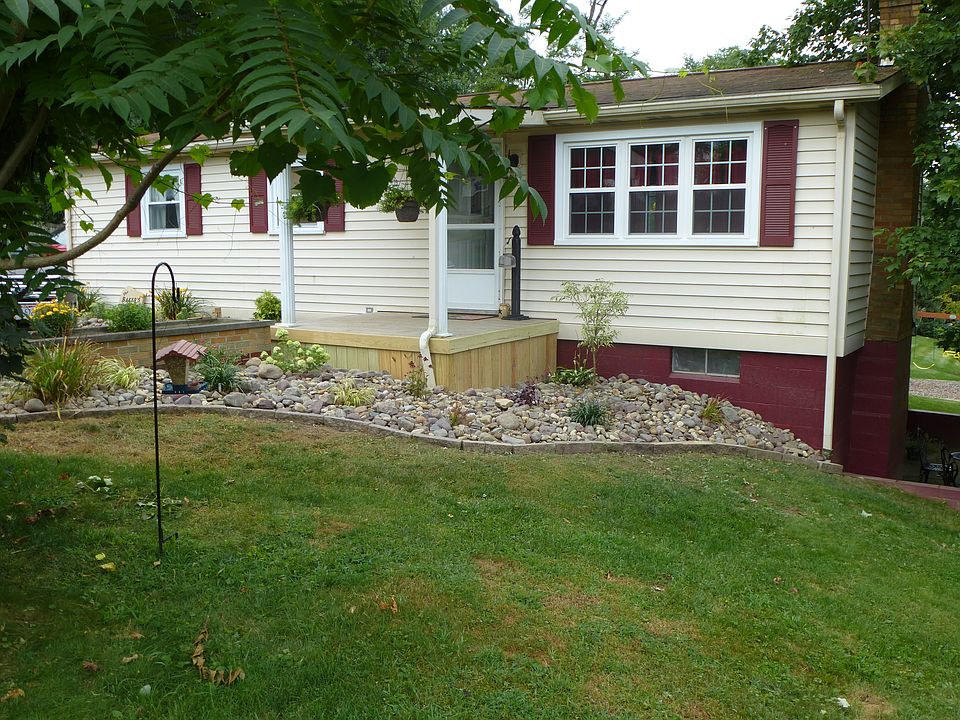 1st image of 646 Louise Ln