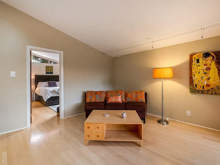 305 Aliso Dr SE — Photo 7