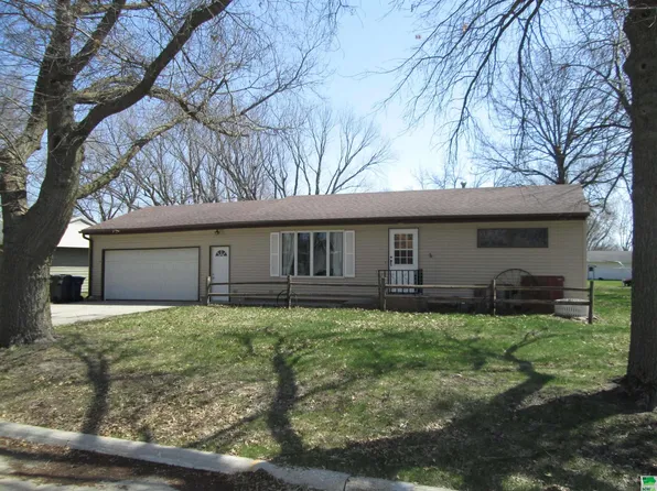 513 S Cannon St, Paullina, IA 51046