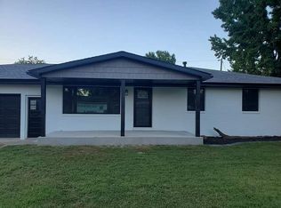 202 Jacob Ct, Saint Jacob, IL 62281