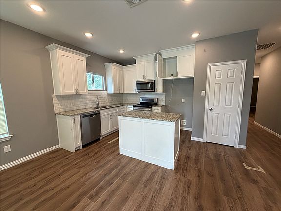 5th image of 1516 E Maddox Ave