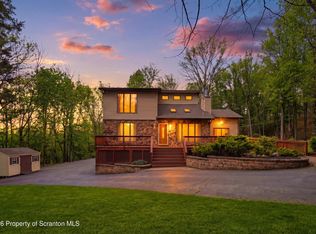 102 Larch Ln, Greentown, PA