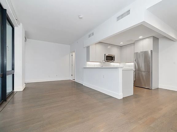 4th image of 155 Attorney St APT 1B