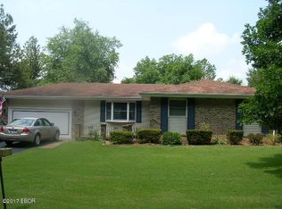 245 Hensley Hills Dr, Vienna, IL