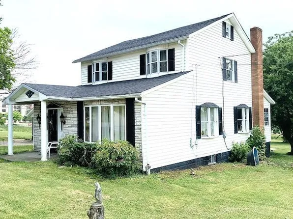 411 Manor Dr, Ebensburg, PA 15931