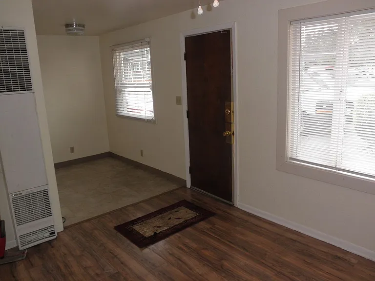1481 Hines St SE — Photo 5