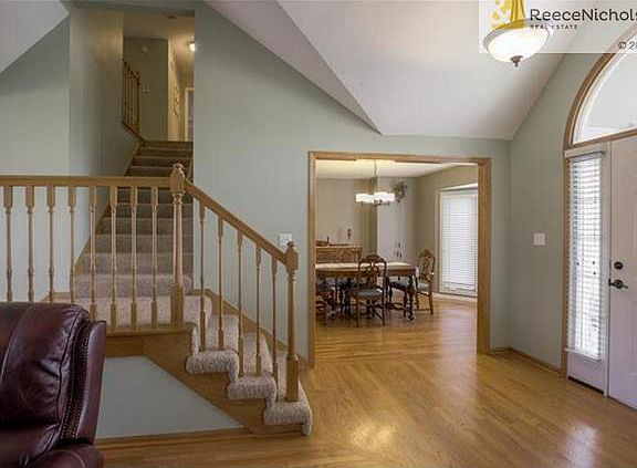 2nd image of 325 SE Bingham Dr