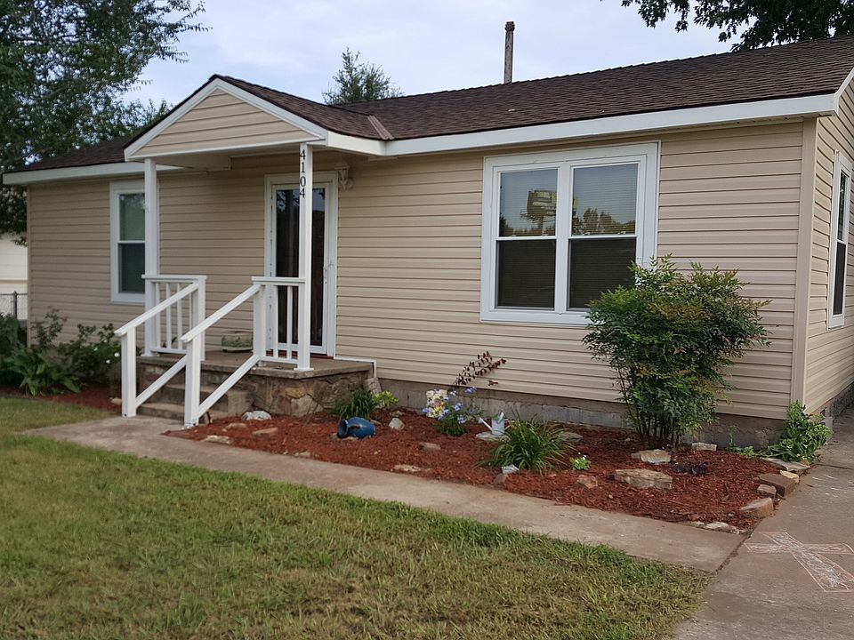 1st image of 4104 SE 10th St