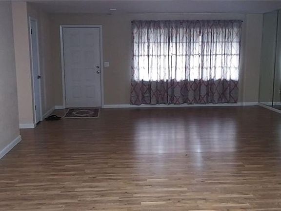 4th image of 3120 N Brackenfern Point