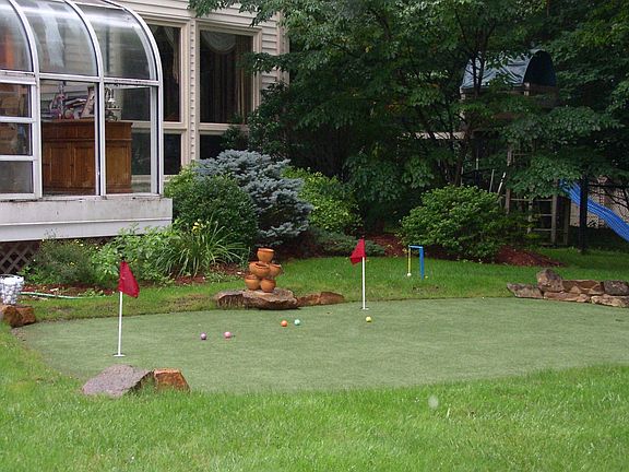 Putting green + playset