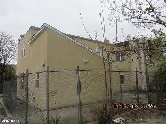 3rd image of 2604 W Oakdale St