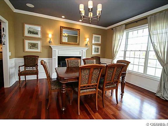 5th image of 38 Amber Hill Dr