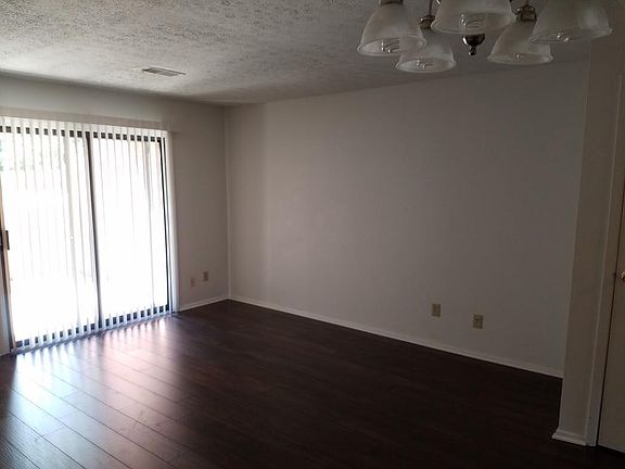 2nd image of 93 Lancelot Ln