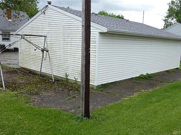 2nd image of 564 Smith Ave