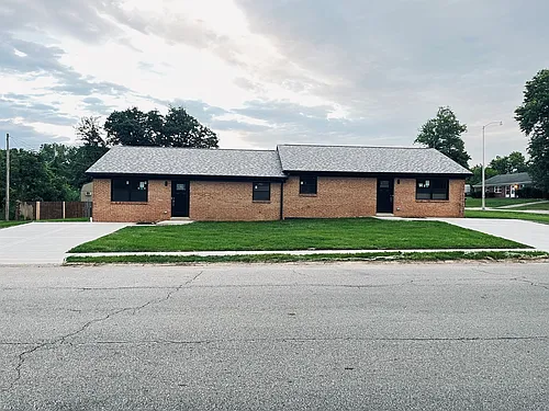 300 Longview Dr Photo 1 300 Longview Dr Photo 1