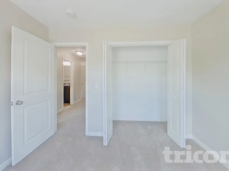 423 Lanyard Ln — Photo 10