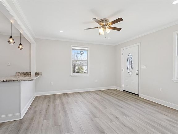 5th image of 246 East Ave
