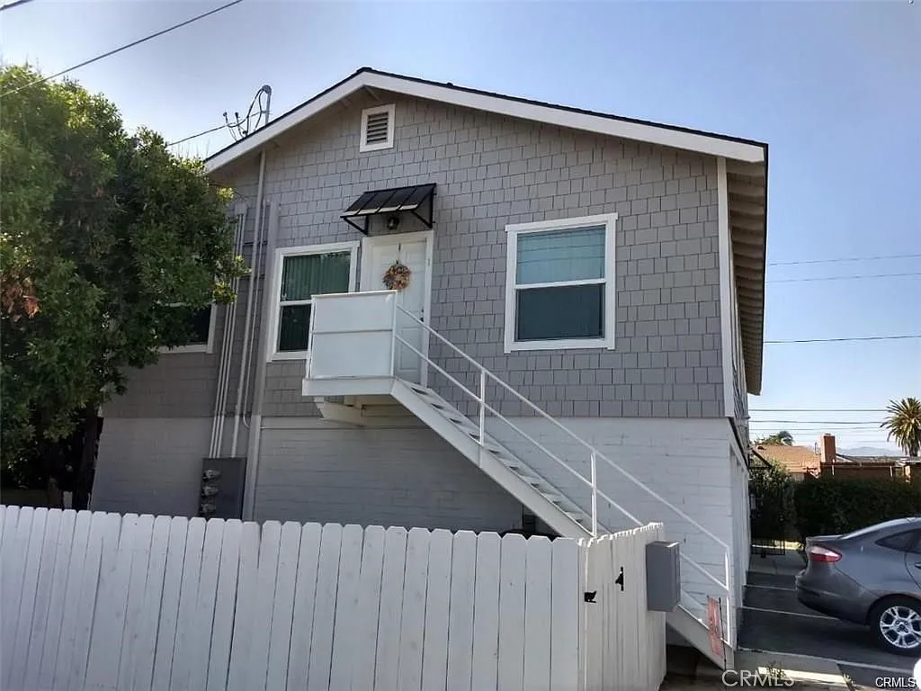 2 bed, 900 sqft, $2,395 — Photo 2