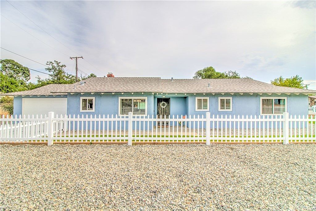 1435 E 8th St Beaumont CA 92223 Zillow