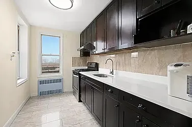 1350 East 5th Street, #3J