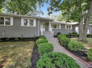 50 Dillingham Pl, Englewood Cliffs, NJ 07632