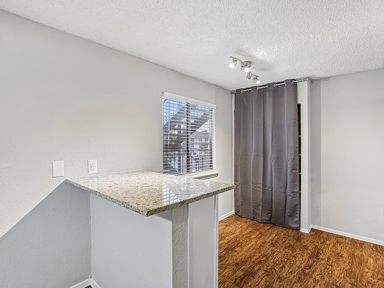 Lamar Place Apartments — Photo 64