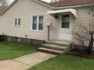 3313 Garfield St, Clinton, IA 52732