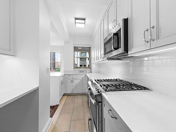 5th image of 300 E 57th St APT 7D