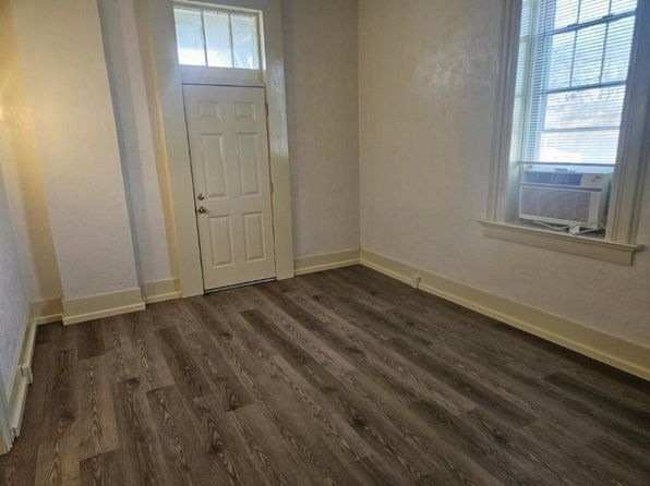 125 E Saint Louis St APT 2
