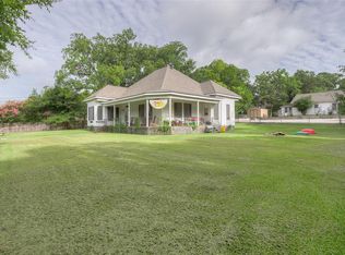 910 Avenue I, Huntsville, TX 77320