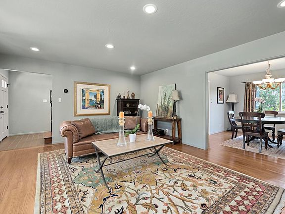 3rd image of 538 Santa Clara Ave