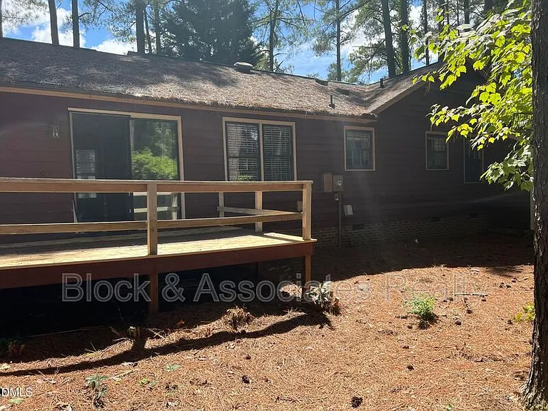 200 Lake Pine Dr — Photo 7