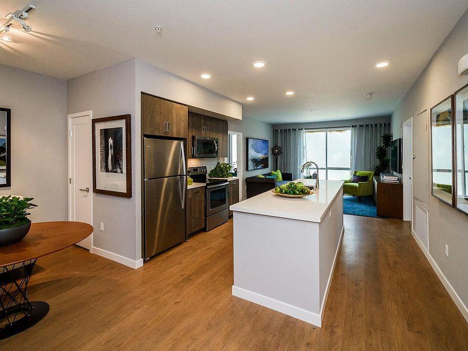 1st image of 610 E Weddell Dr #2254937