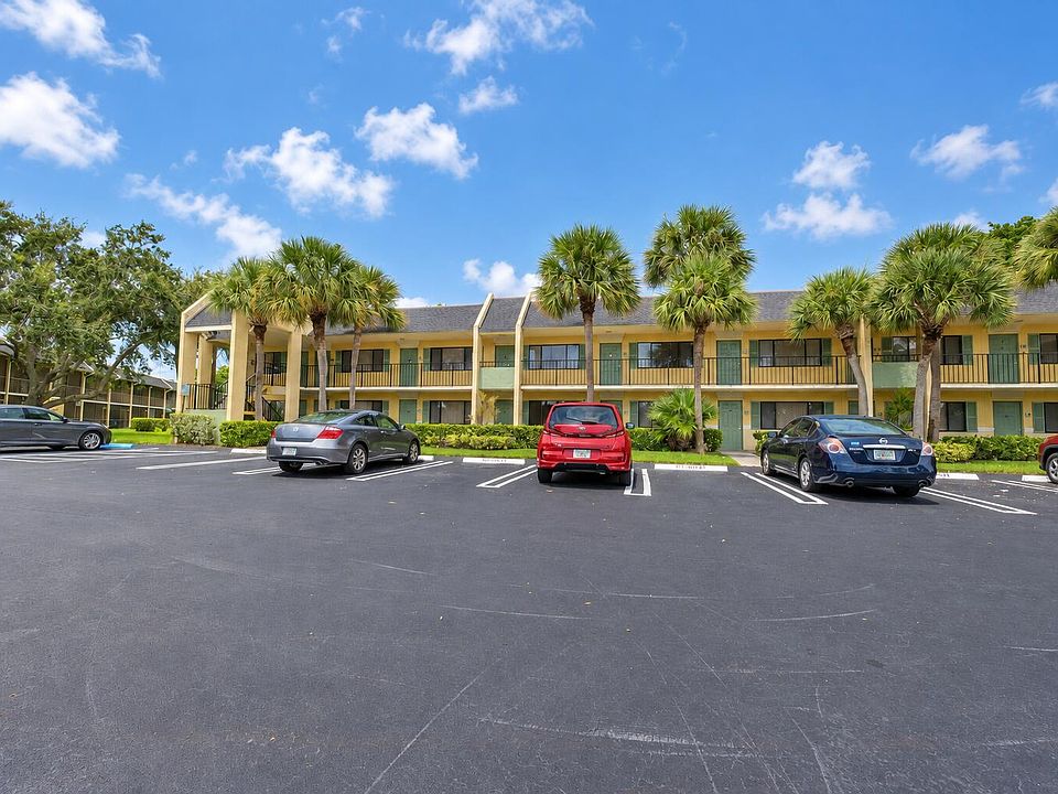 1st image of 1604 Meadows Circle W