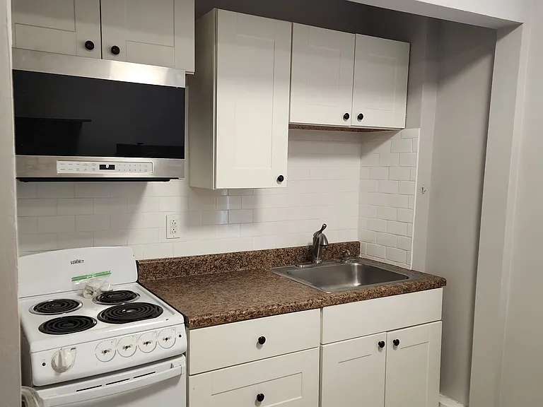 100 Main St #1 — Photo 10
