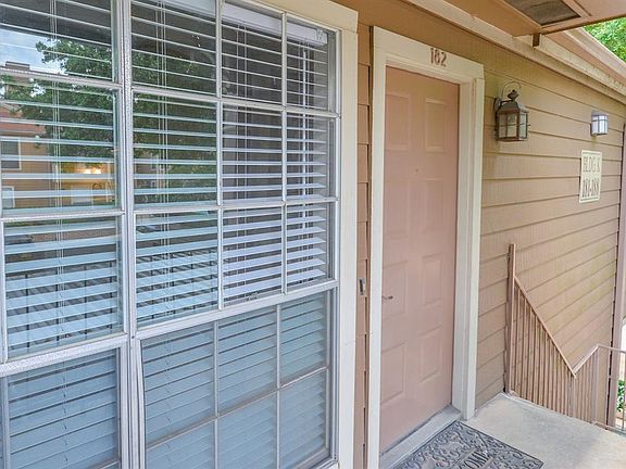 3rd image of 1880 White Oak Dr APT 182
