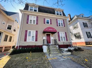 377 Angell St #3, Providence, RI 02906
