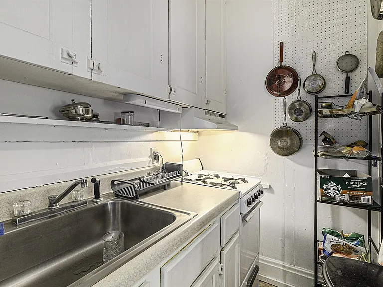 410 N State St — Photo 11