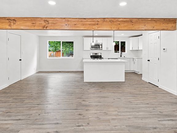 3rd image of 1366 W Parkway Ave S