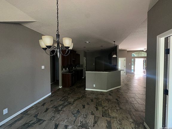 5th image of 15612 ECHO LN