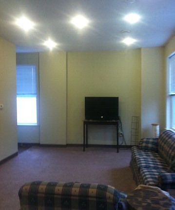 4th image of 215 1/2 Chestnut St