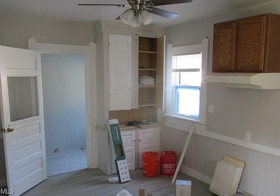 5th image of 932 W 22nd St