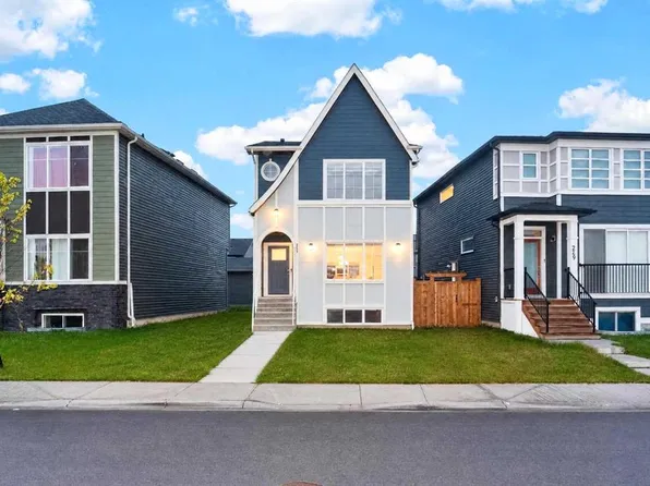 245 NW Walcrest Way SE, Calgary, AB T2X 4L7