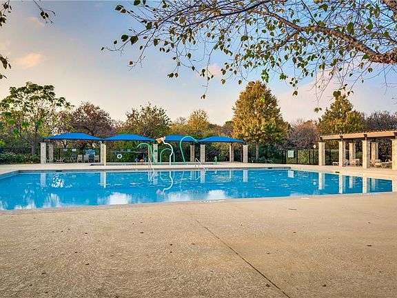 5th image of 716 Lake Sierra Way