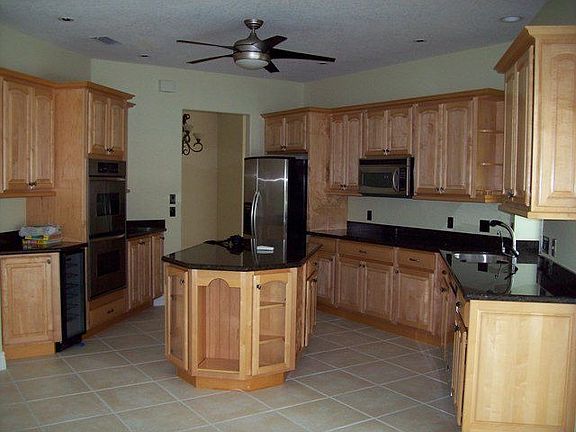 5th image of 2225 Lakewood Dr